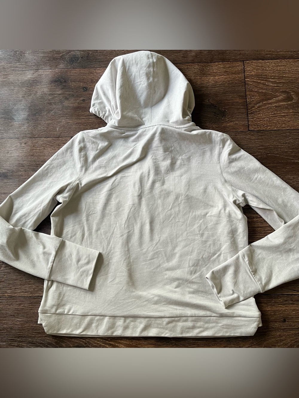 Vuori VW226 Super soft halo performance athletic hoodie light great beige small - Picture 6 of 7